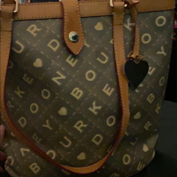 Dooney and Bourke shoulder bag - Picture 4 of 4